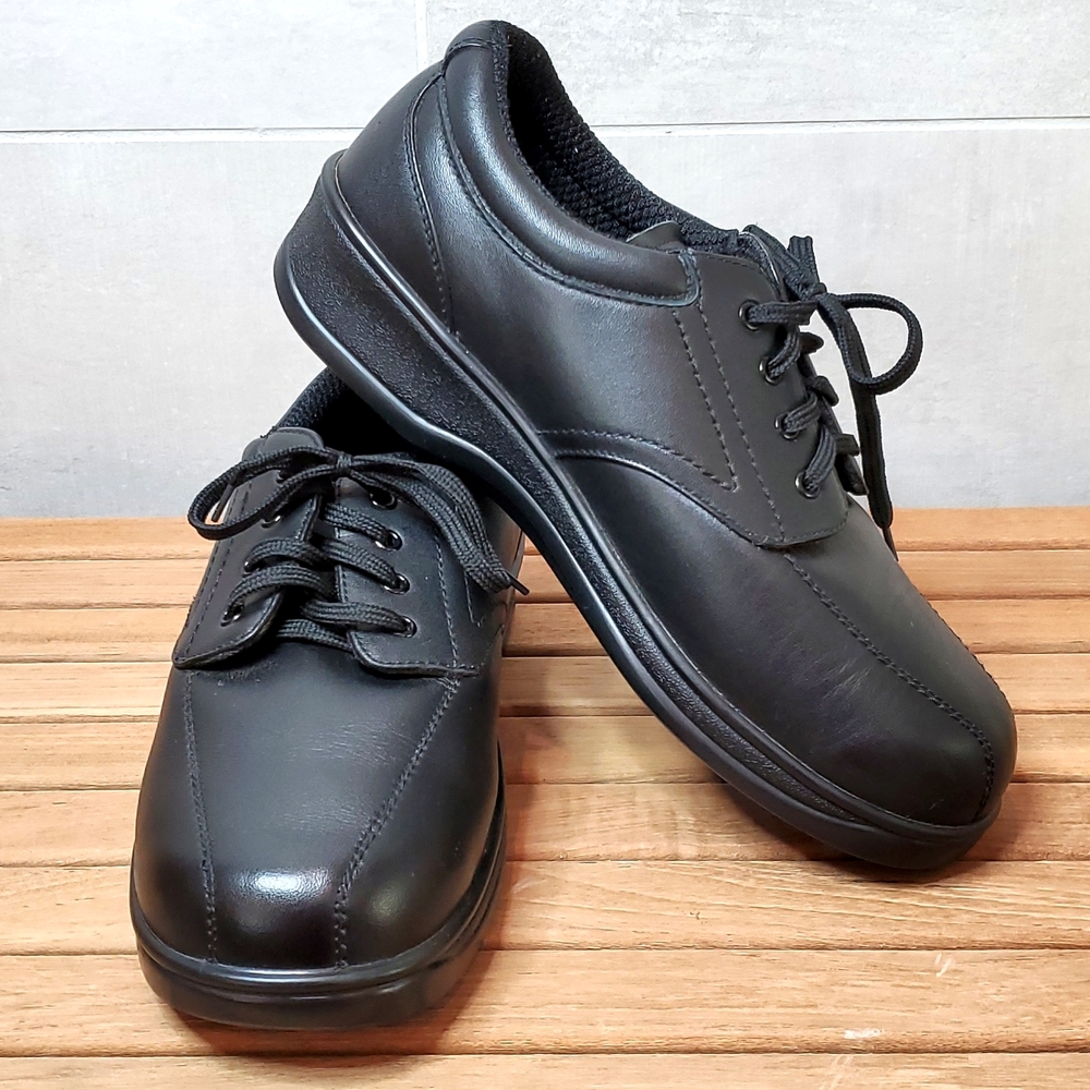 Orthofeet Shoes 701 Women's Lace-up - Black, Size 7XW
